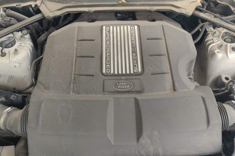 Used Land Rover Discovery 2018 3.0 SC V6 HSE Engine Bay