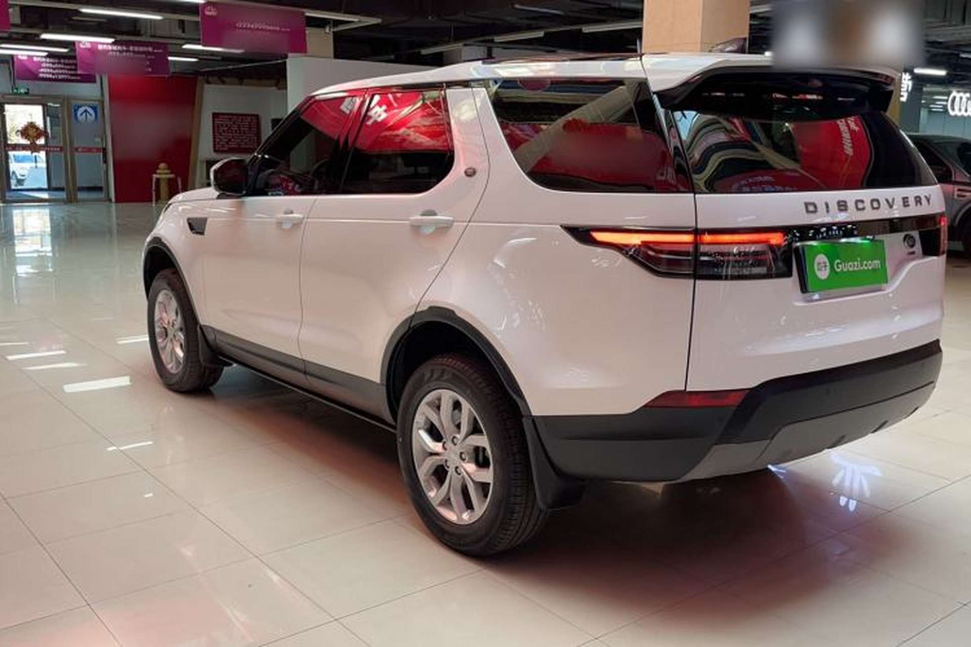 Used Land Rover Discovery 2018 3.0 SC V6 SE Exterior 1