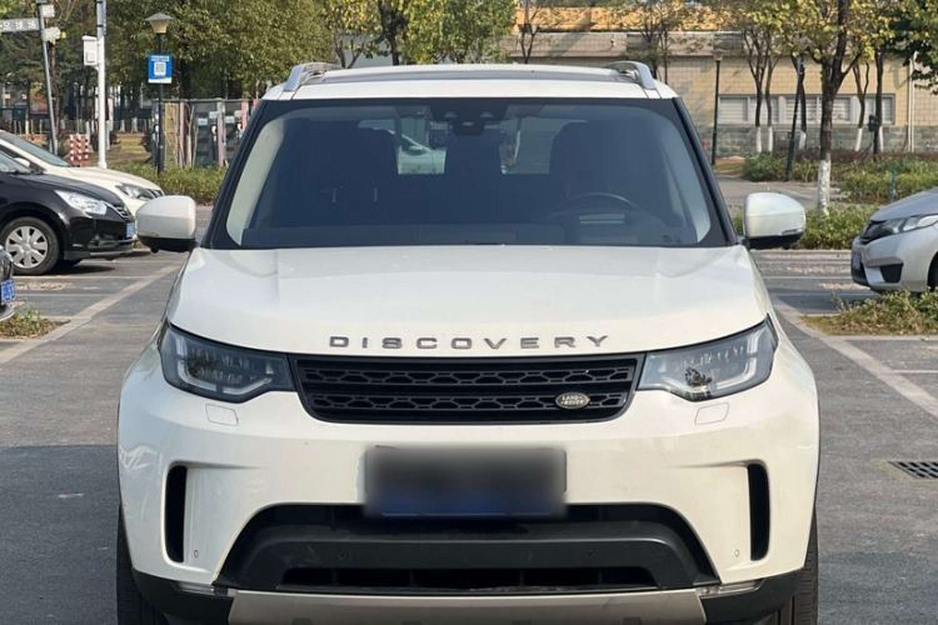 Used Land Rover Discovery 2018 5th Generation 2.0T SE Exterior 4