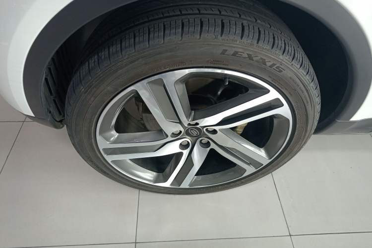 Used Land Rover Discovery 2018 2.0T SE Exterior 7