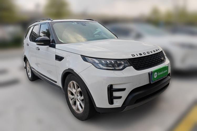 Used Land Rover Discovery 2018 2.0T SE Front Right 45 Deg