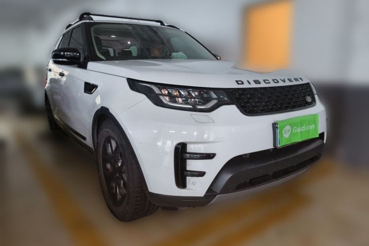 Used Land Rover Discovery 2018 3.0 SC V6 SE Front Right 45 Deg