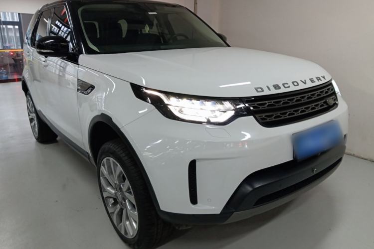 Used Land Rover Discovery 2018 3.0 SC V6 SE Front Right 45 Deg