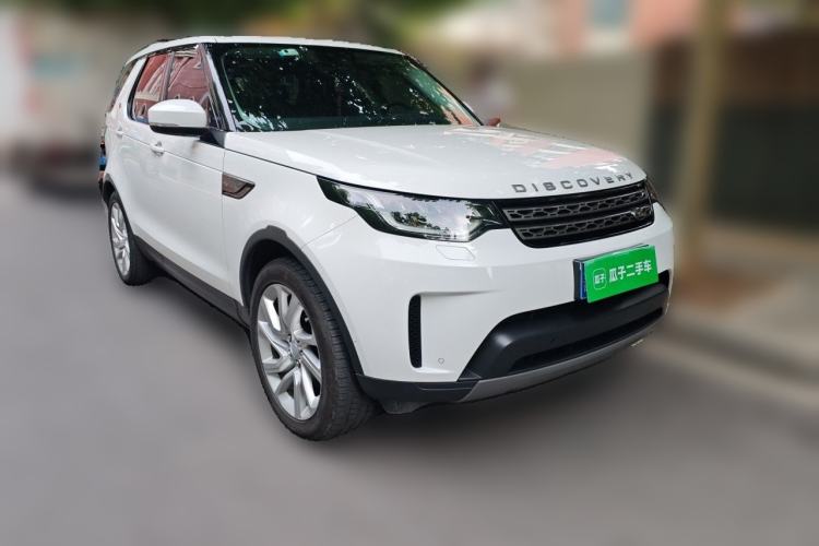 Used Land Rover Discovery 2018 3.0 SC V6 SE Front Right 45 Deg