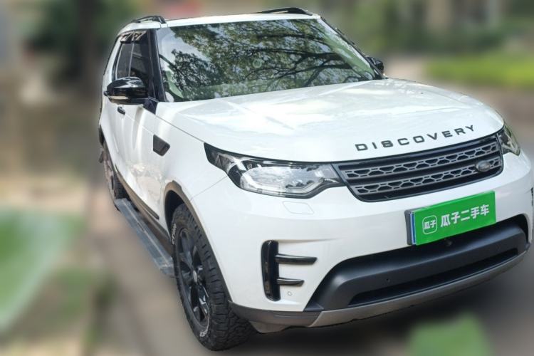 Used Land Rover Discovery 2018 3.0 SC V6 SE Front Right 45 Deg