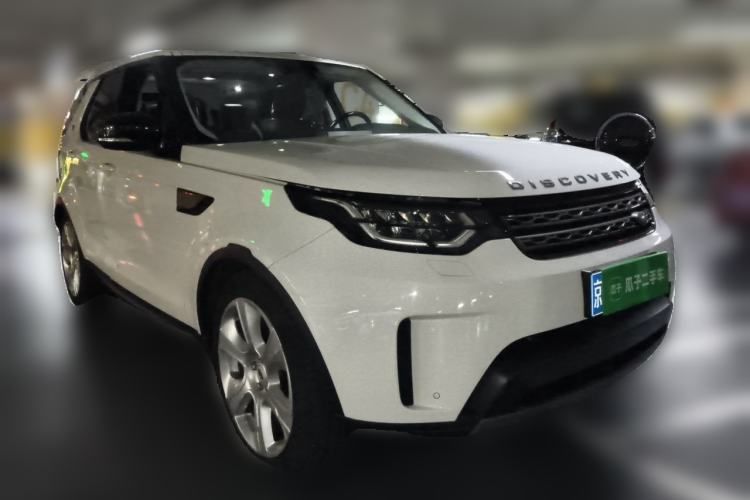 Used Land Rover Discovery 2018 2.0T SE Front Right 45 Deg