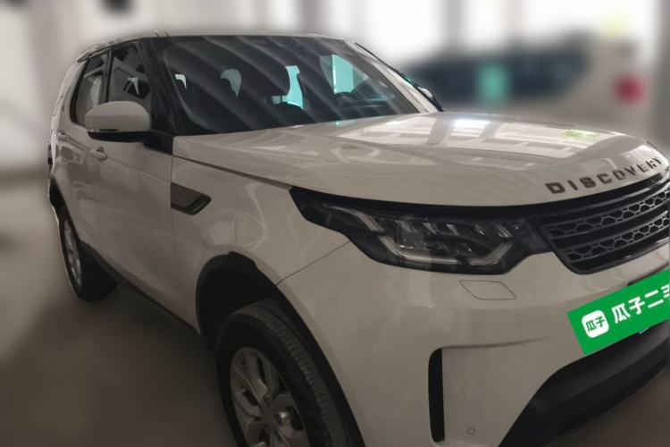 Used Land Rover Discovery 2018 2.0T SE Front Right 45 Deg