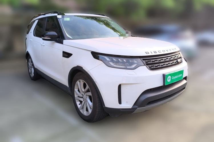 Used Land Rover Discovery 2018 2.0T SE Front Right 45 Deg