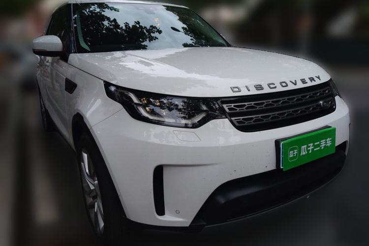 Used Land Rover Discovery 2018 3.0 SC V6 SE Front Right 45 Deg