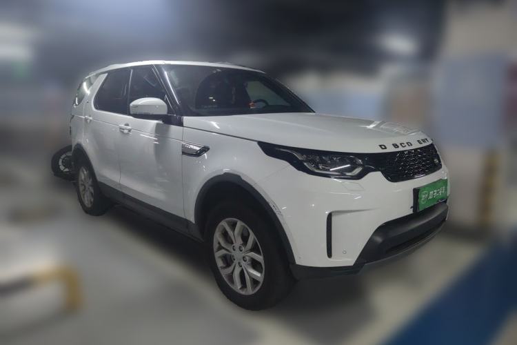 Used Land Rover Discovery 2018 3.0 SC V6 SE Front Right 45 Deg