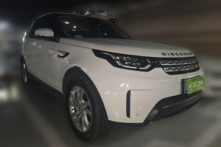 Used Land Rover Discovery 2018 3.0 SC V6 HSE Front Right 45 Deg