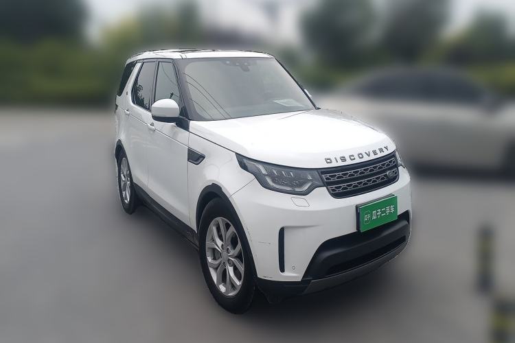 Used Land Rover Discovery 2018 3.0 SC V6 SE Front Right 45 Deg
