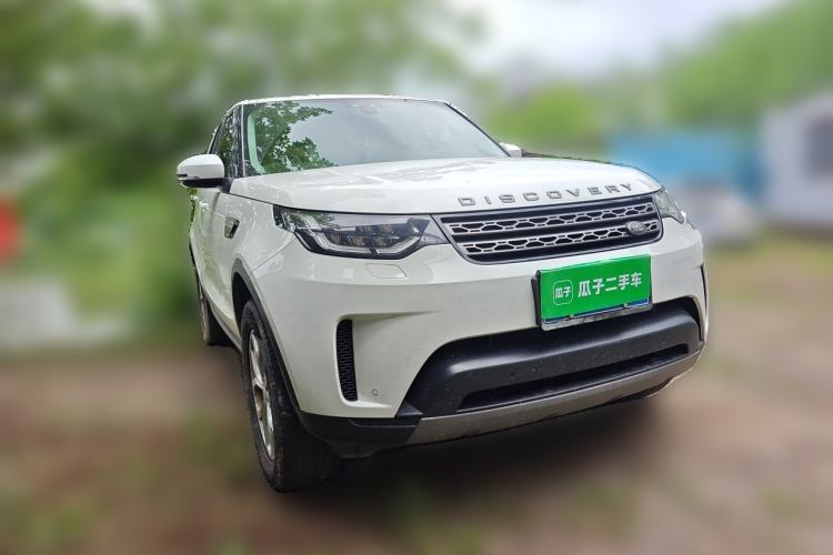Used Land Rover Discovery 2018 2.0T SE Front Right 45 Deg
