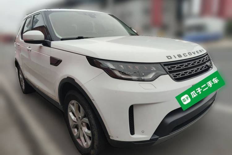 Used Land Rover Discovery 2018 3.0 SC V6 SE Front Right 45 Deg