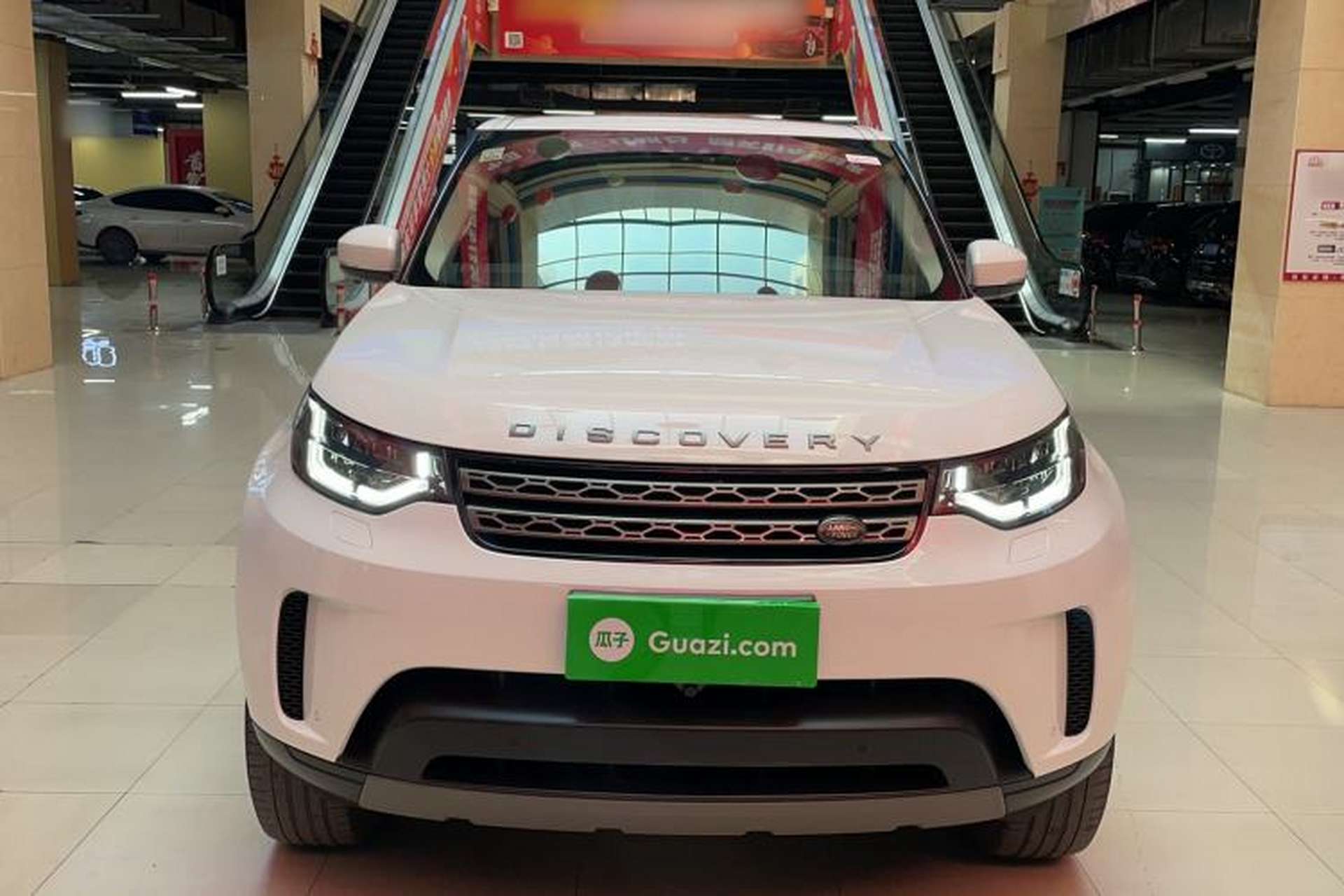 Used Land Rover Discovery 2018 3.0 SC V6 SE Front