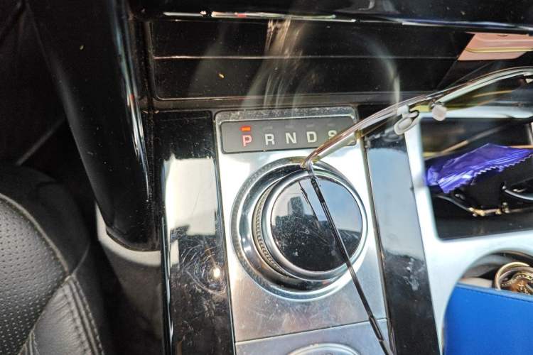 Used Land Rover Discovery 2018 2.0T SE Gear Lever