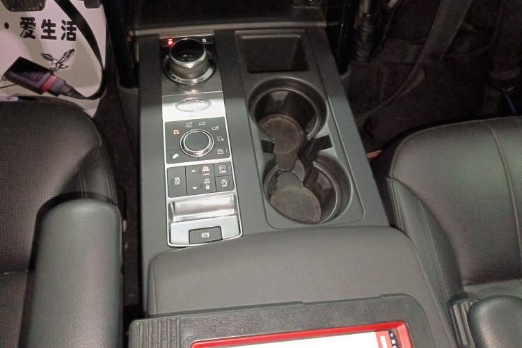 Used Land Rover Discovery 2018 3.0 SC V6 SE Gear Lever
