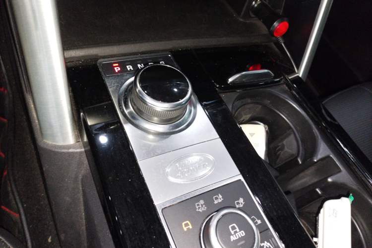 Used Land Rover Discovery 2018 5th Generation 2.0T SE Gear Lever