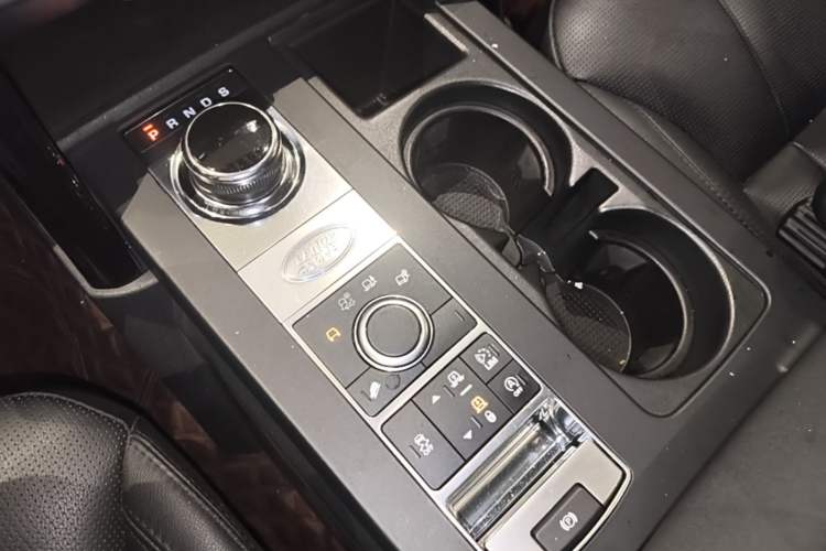 Used Land Rover Discovery 2018 2.0T Special Edition Gear Lever