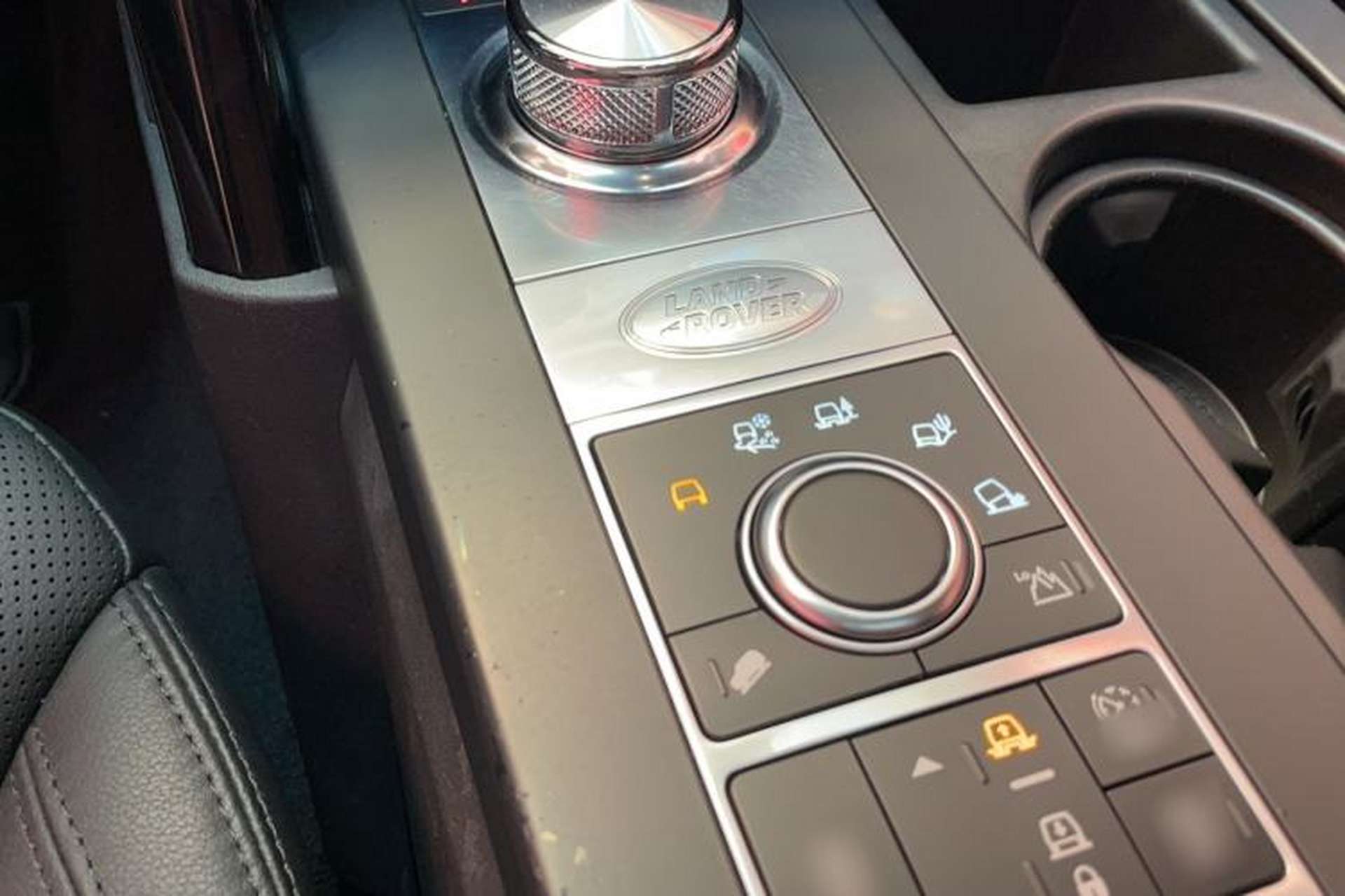 Used Land Rover Discovery 2018 3.0 SC V6 SE Gear Lever
