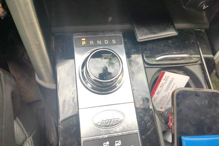 Used Land Rover Discovery 2018 3.0 SC V6 HSE Gear Lever