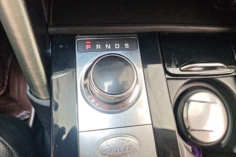 Used Land Rover Discovery 2018 3.0 SC V6 HSE Gear Lever