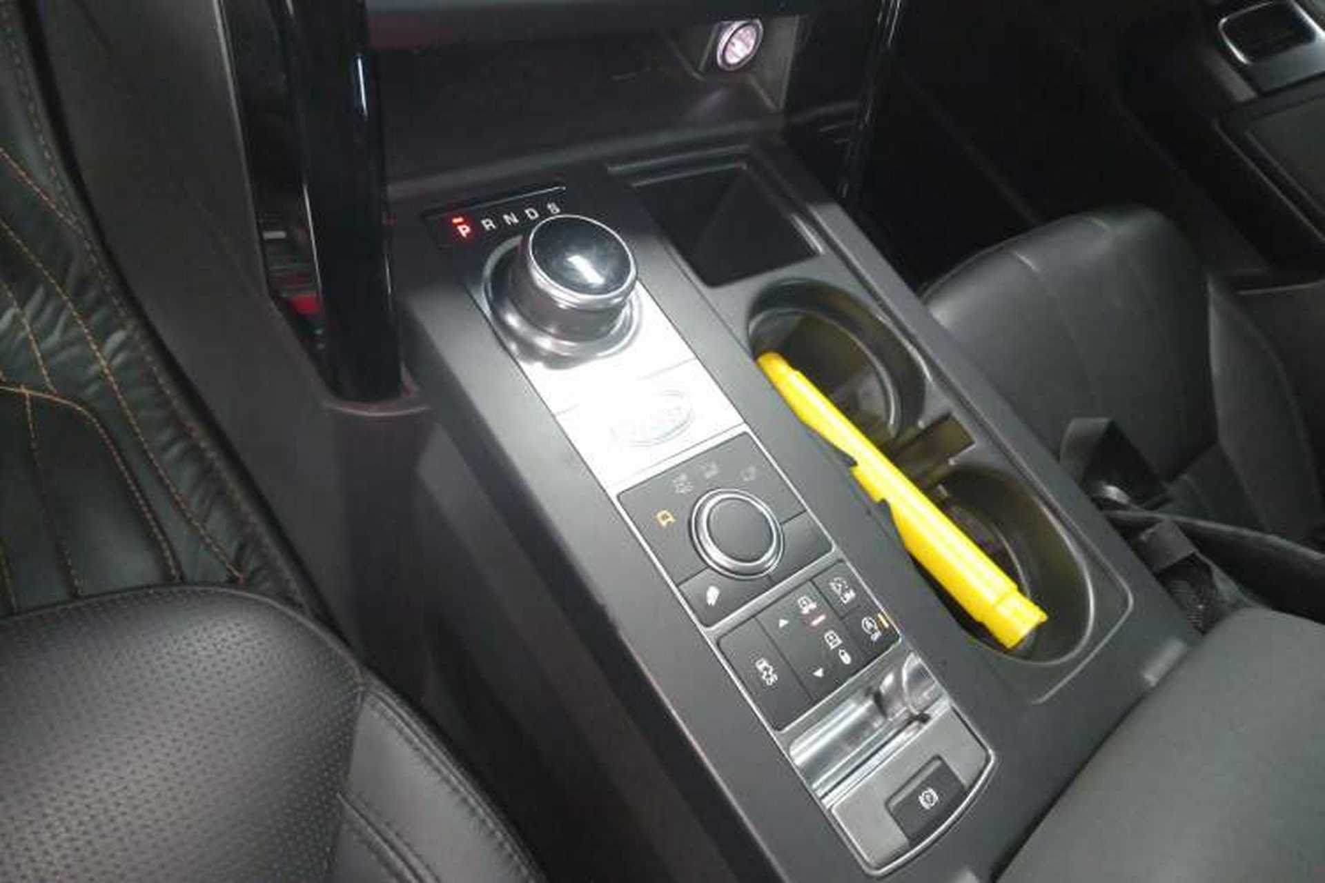 Used Land Rover Discovery 2018 2.0T SE Gear Lever