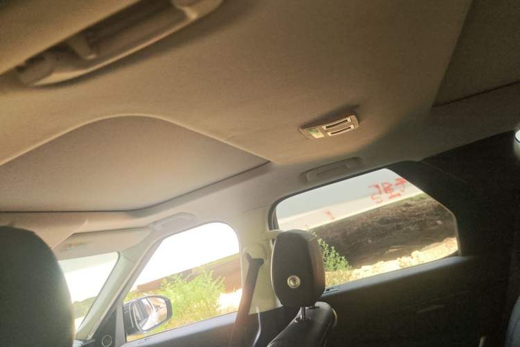 Used Land Rover Discovery 2018 2.0T SE Headliner