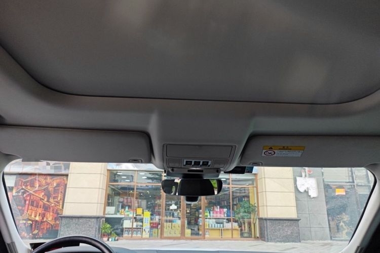 Used Land Rover Discovery 2018 2.0T SE Headliner