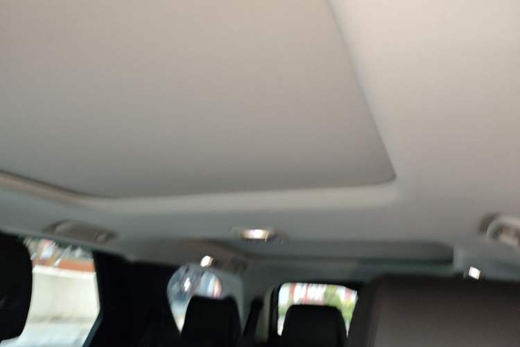 Used Land Rover Discovery 2018 3.0 SC V6 SE Headliner