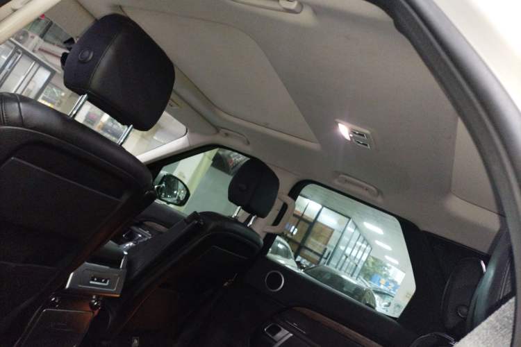 Used Land Rover Discovery 2018 5th Generation 2.0T SE Headliner