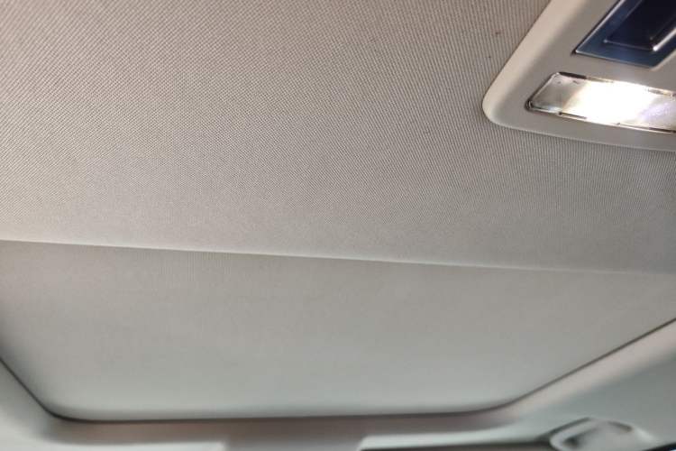 Used Land Rover Discovery 2018 2.0T SE Headliner