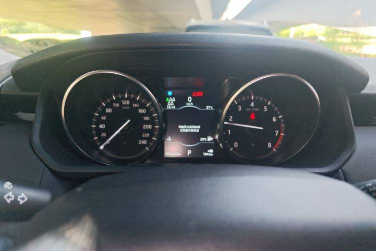 Used Land Rover Discovery 2018 2.0T SE Instrument Cluster
