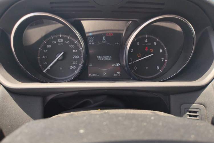 Used Land Rover Discovery 2018 2.0T SE Instrument Cluster