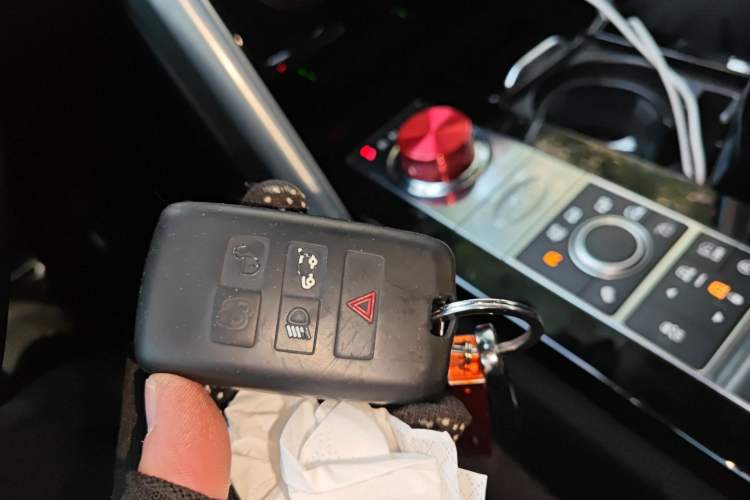 Used Land Rover Discovery 2018 3.0 SC V6 HSE Interior 1