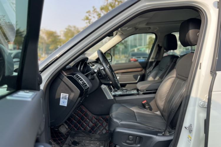 Used Land Rover Discovery 2018 5th Generation 2.0T SE Interior 2
