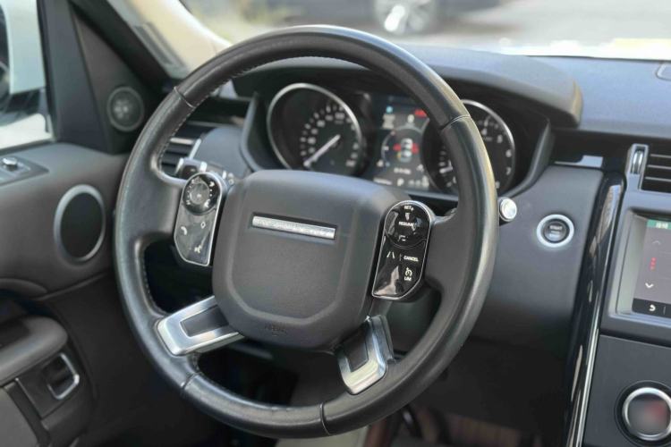 Used Land Rover Discovery 2018 3.0 SC V6 SE Interior 3