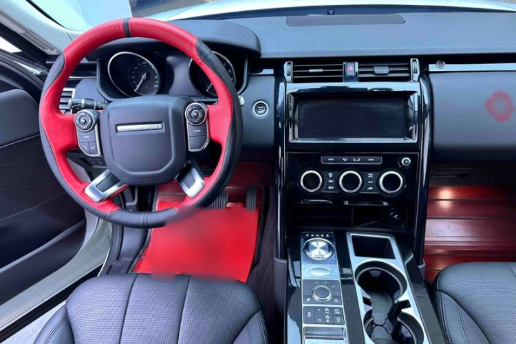 Used Land Rover Discovery 2018 3.0 SC V6 SE Interior 4