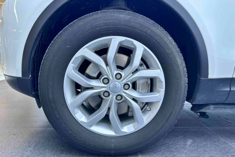 Used Land Rover Discovery 2018 3.0 SC V6 SE Interior 7