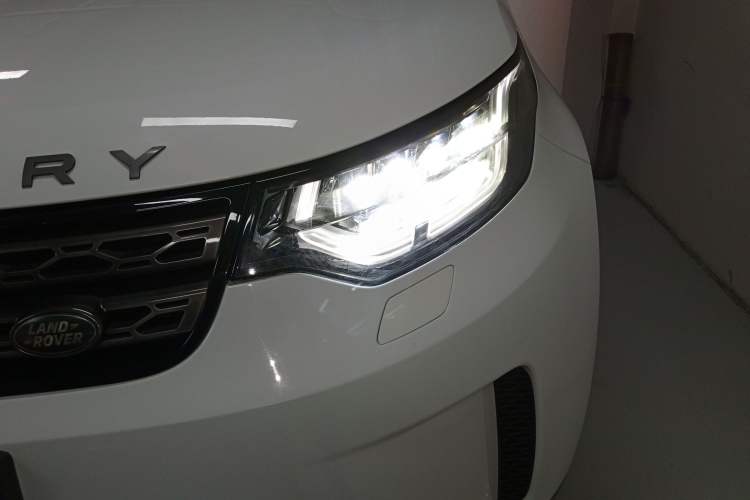 Used Land Rover Discovery 2018 3.0 SC V6 SE Left Front Headlight