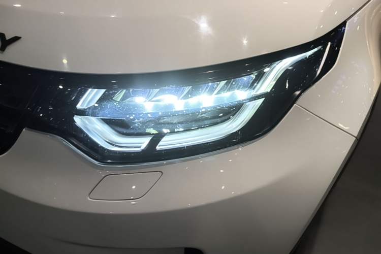 Used Land Rover Discovery 2018 2.0T Special Edition Left Front Headlight