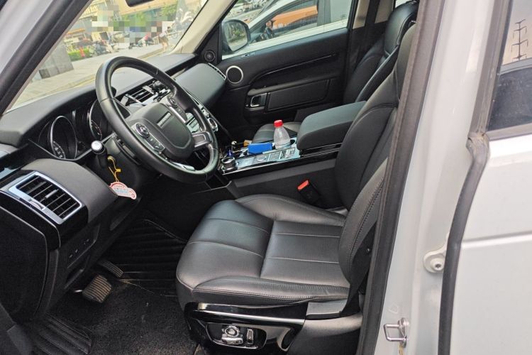 Used Land Rover Discovery 2018 2.0T SE Left Front Seat