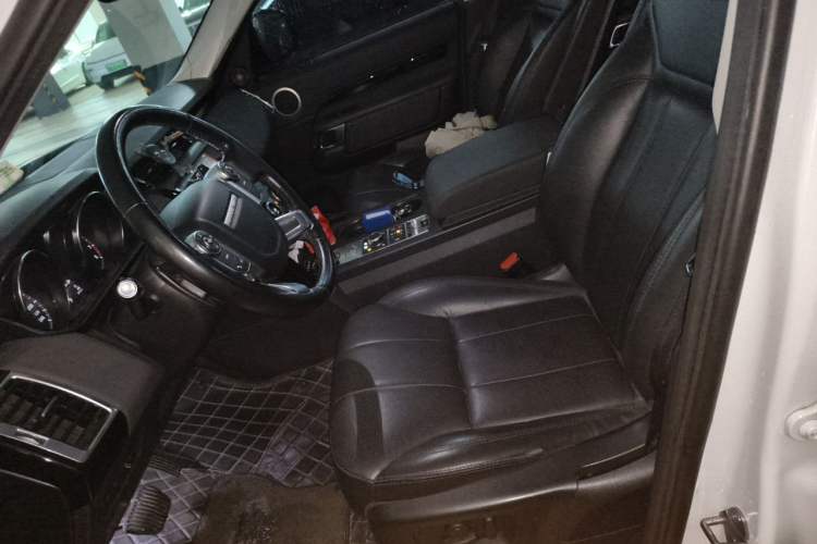 Used Land Rover Discovery 2018 3.0 SC V6 SE Left Front Seat