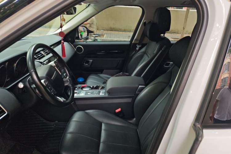 Used Land Rover Discovery 2018 3.0 SC V6 SE Left Front Seat