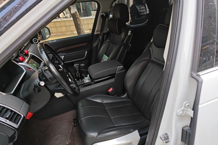 Used Land Rover Discovery 2018 3.0 SC V6 HSE Left Front Seat