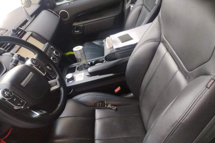 Used Land Rover Discovery 2018 3.0 SC V6 SE Left Front Seat