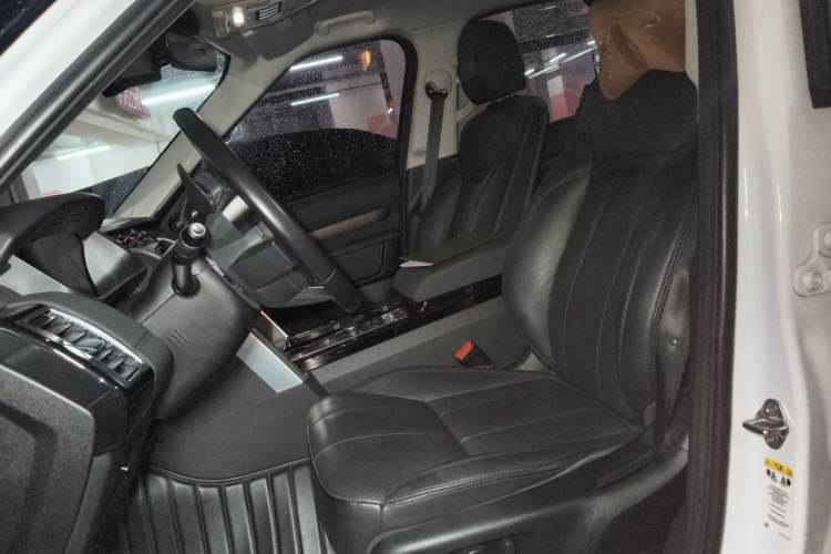 Used Land Rover Discovery 2018 3.0 SC V6 HSE Left Front Seat