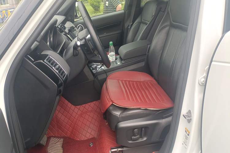 Used Land Rover Discovery 2018 3.0 SC V6 SE Left Front Seat