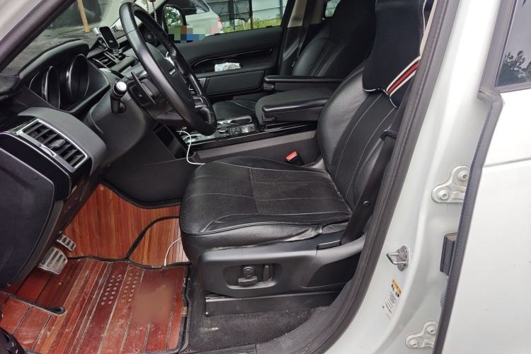 Used Land Rover Discovery 2018 2.0T SE Left Front Seat
