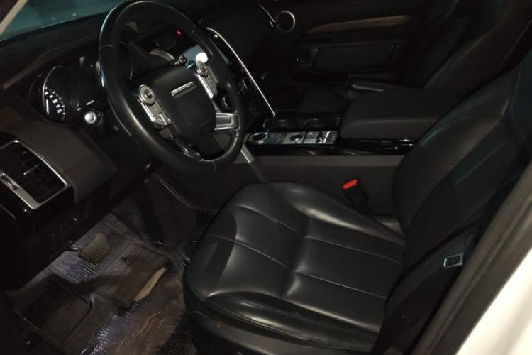 Used Land Rover Discovery  Left Front Seat